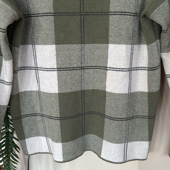 Rachel Zoe Olive Green & White Plaid Cropped Checkered Turtleneck Sweater - Picture 5 of 12